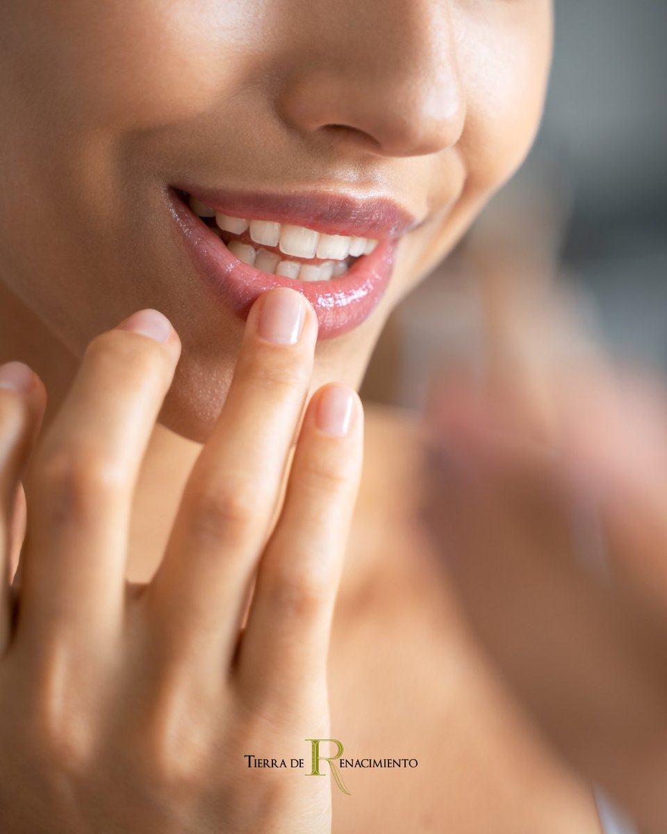 TRaovee's tweet photo. Las bajas temperaturas, las gripes y los catarros tienen, entre otros, dos grandes damnificados: tus labios y tu nariz 🫦👃

Para remediarlo tenemos algo muy especial: un bálsamo reparador de labios y nariz con aove, rosa mosqueta, cera de abeja y manteca de karité y jojoba 😊 https://t.co/uBNBIofqU5