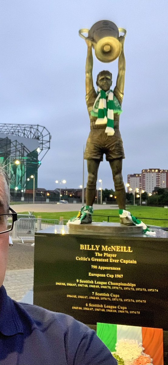 leinster_david's tweet photo. @MUFC_Timm Billy McNeill. First British player to hold the big cup aloft. #CelticFC https://t.co/PWBZGdpNC8