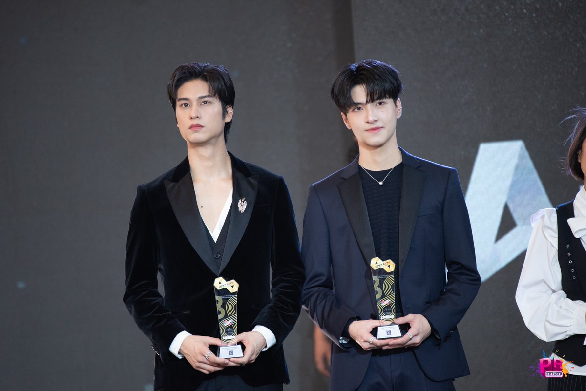 PRSocietyNews's tweet photo. และขอแสดงความยินดีกับอีกสองหนุ่ม #ออกัสแม็ค ที่ได้รับรางวัล “นักแสดงหน้าใหม่จากซีรีส์ยอดนิยมในประเทศญี่ปุ่น”

#Augustvachiravit 
#nattapatmac #Augustmac
#JAPANEXPOTHAILAND2025 
#JAPANEXPOTHAILANDAWARD2025 https://t.co/9AW6eCj71M