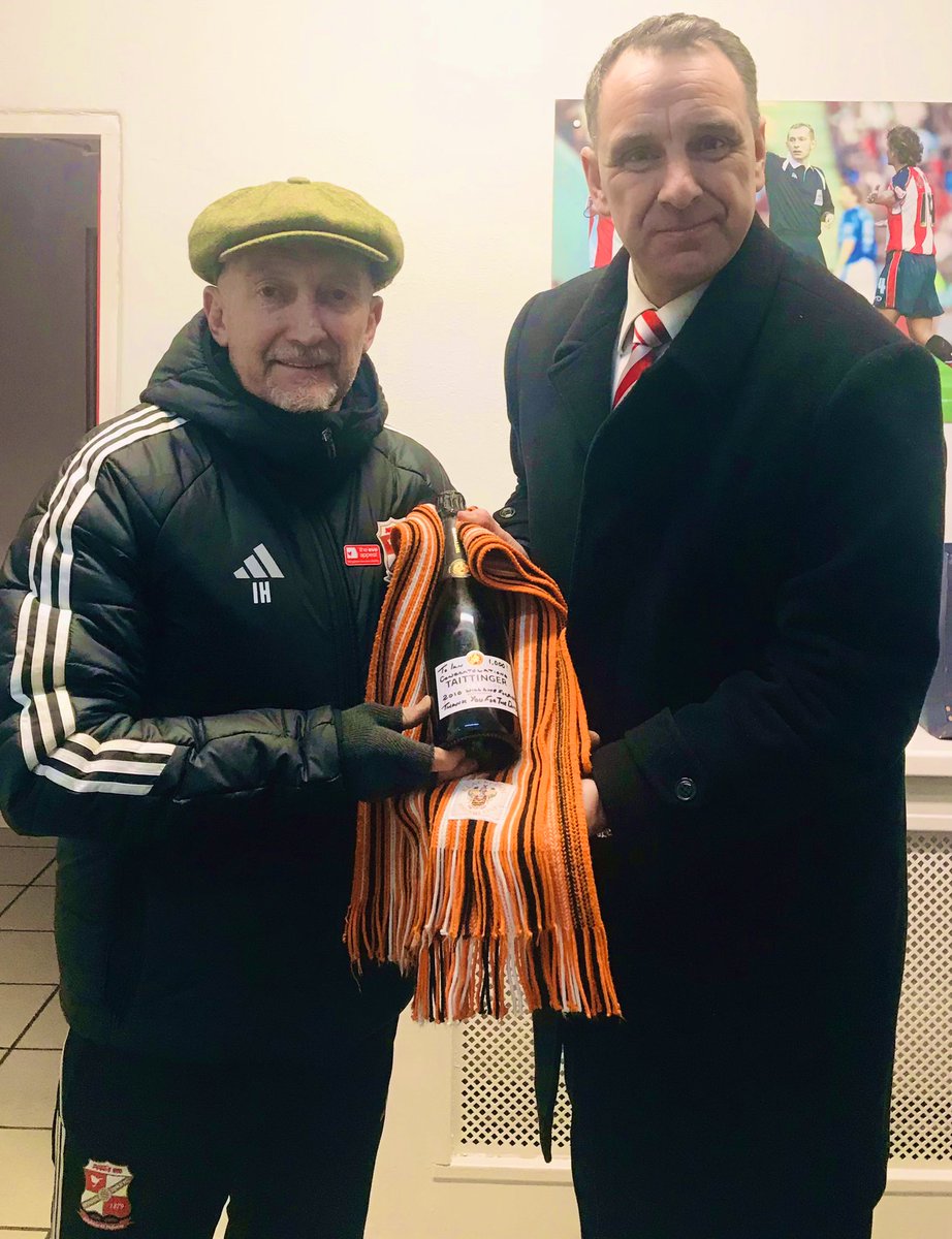 For reaching his 1,000th managerial game milestone recently, on behalf of thousands of Blackpool fans who appreciate the unforgettable joy &amp; glory that Ian brought during his time with us, I presented him with a small token our appreciation - champagne &amp; original Ollie scarf. 🍊