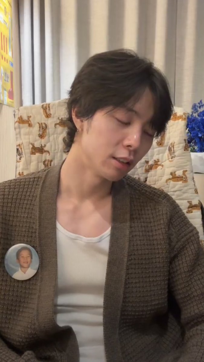 jyannijsuh's tweet photo. sejatinya usia 30 ini sangat cocok dengan penggambaran newborn baby father yang masih kikuk dan gak sempat cukuran https://t.co/1QZO4L6Td4