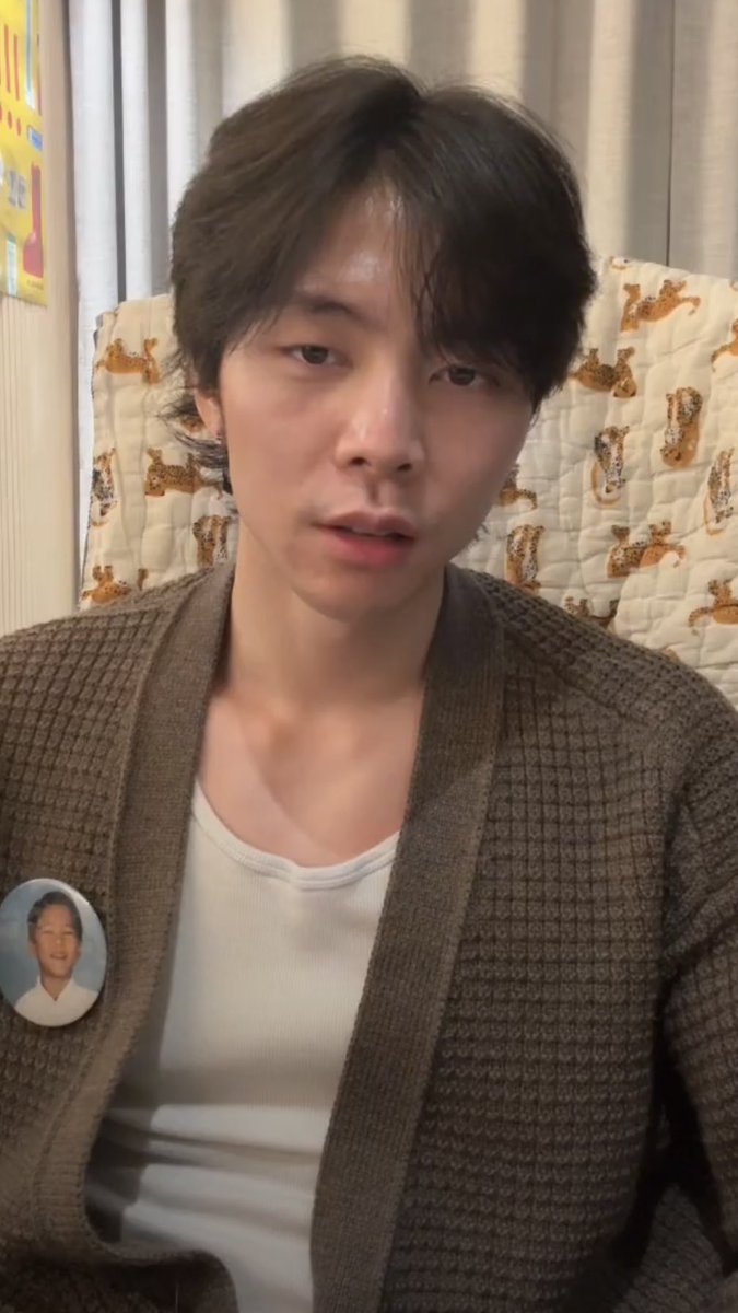jyannijsuh's tweet photo. sejatinya usia 30 ini sangat cocok dengan penggambaran newborn baby father yang masih kikuk dan gak sempat cukuran https://t.co/1QZO4L6Td4