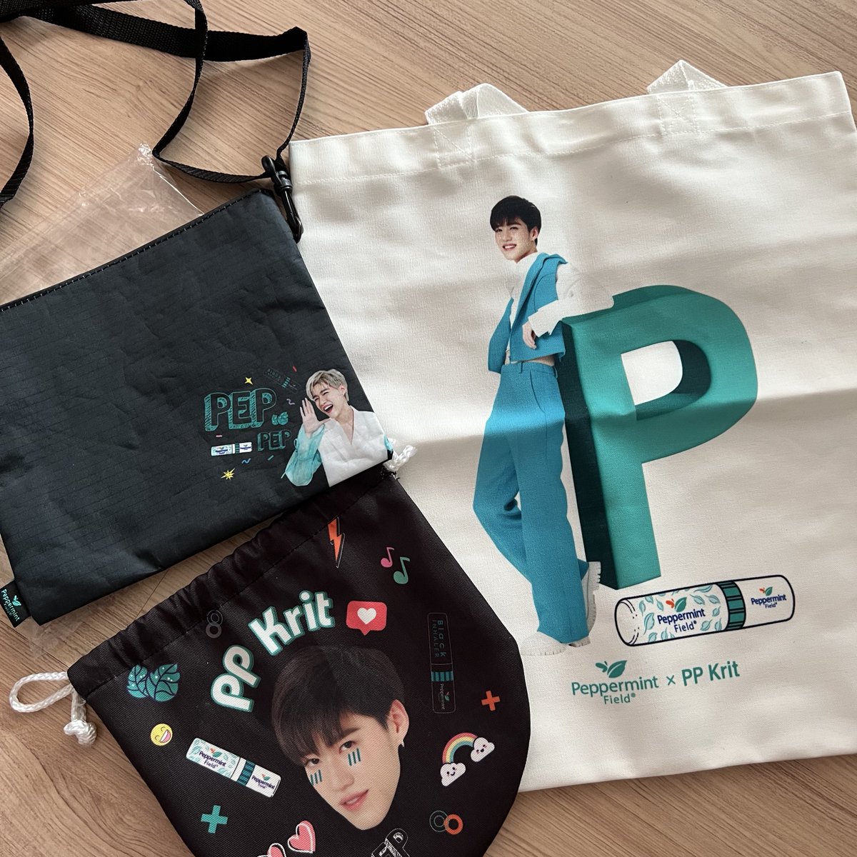 baewithlove's tweet photo. wts✨
-พกจ dimple &amp; dazzle 300 (รับคู่500)
-กระเป๋าพีพีจากพี่เป๊ป ใบละ 150 
-หมวกเทมโป้ (ไม่เคยใส่) 700
-เสื้อหลานม่า size XL (ไม่เคยใส่) 300
-เสื้อพีพี Lit&amp;Glitter size S (ใส่1ครั้ง) 500

ส่งฟรี / นัดรับหน้าคอน
#ตลาดนัดบกพพ #ตลาดนัดบิวกิ้นพีพี #ตลาดนัดbkpp #ppkritt #bkpp https://t.co/MMtDwTxRAs