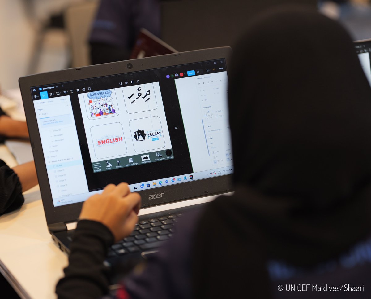 UNICEFMaldives's tweet image. Remember, your words have power.

Spread kindness and respect in your online interactions. Let&apos;s make the internet a positive and welcoming place for everyone.

#SaferInternetDay
#Rakkaatheri