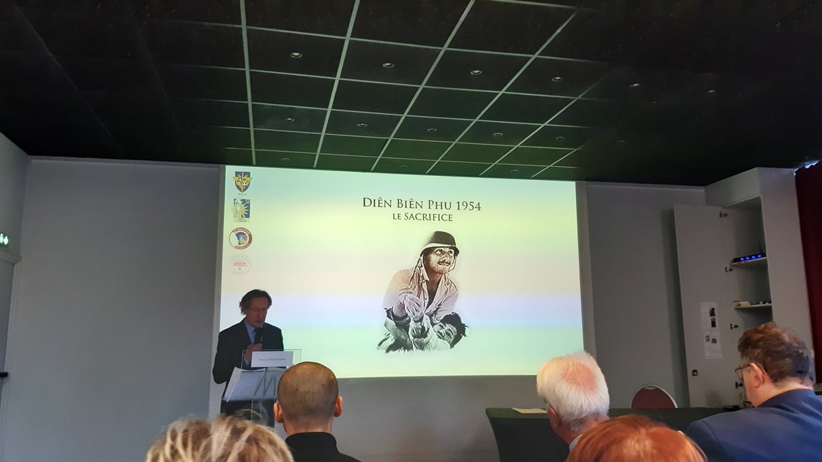La DMD 63 a accueilli monsieur Philippe DELARBRE, réalisateur d’un film intitulé « Dien Bien Phu, le Sacrifice ». Témoignage poignant du colonel ALLAIRE. Près de 70 personnes ont pu revivre cet épisode de l’histoire puis se recueillir au monument aux morts en Indochine.