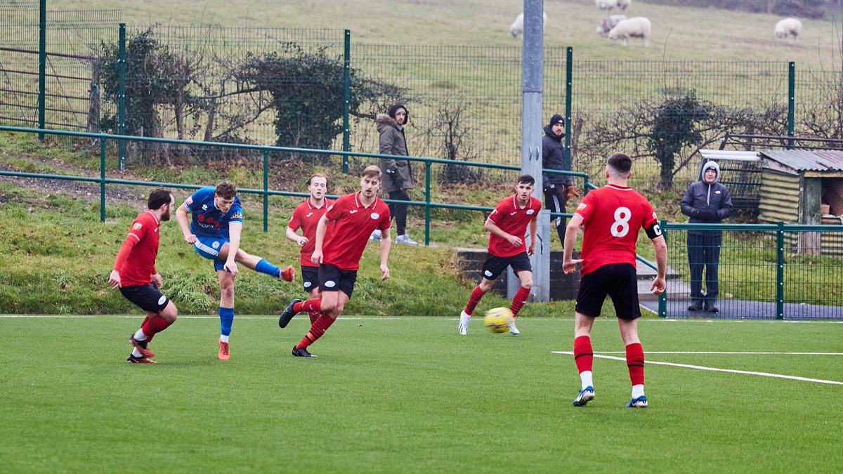 LarkhallAFC's tweet photo. He shoots, he scores! @CalChalmers1 🙌 https://t.co/2qI5VGdb0I