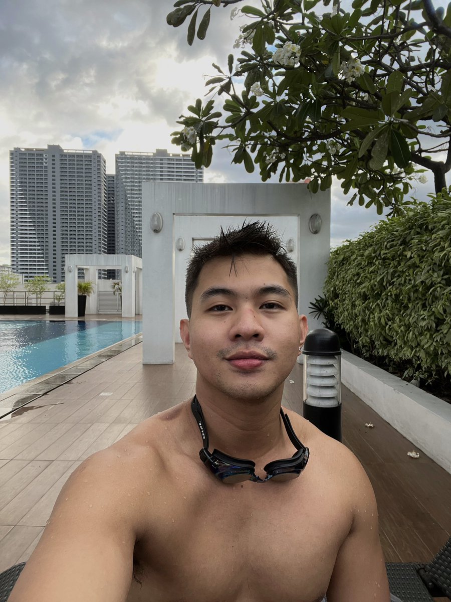 luigialpha_'s tweet photo. Kinda back to swimming 🏊 (just to try out new trunks 🤪) https://t.co/21BfGpDGPb