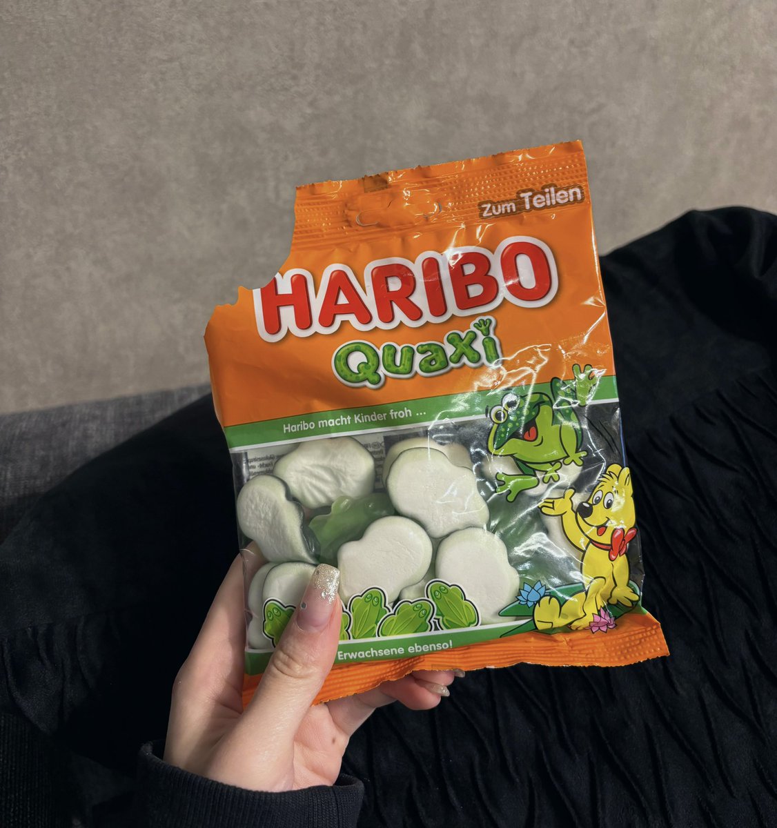 ___13__17's tweet photo. 1番好きなグミ
海外のカラフルなお菓子いつまでも好き〜〜〜 https://t.co/0q6CBCmkdJ