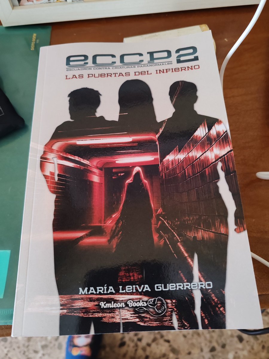Me acaban de llegar los ejemplares de #ECCP2  con el logo de <a href="/KmleonBooks/">Kmleon</a> para hacer envíos para llevarme al Libro Forum Sevilla 🥰🤭