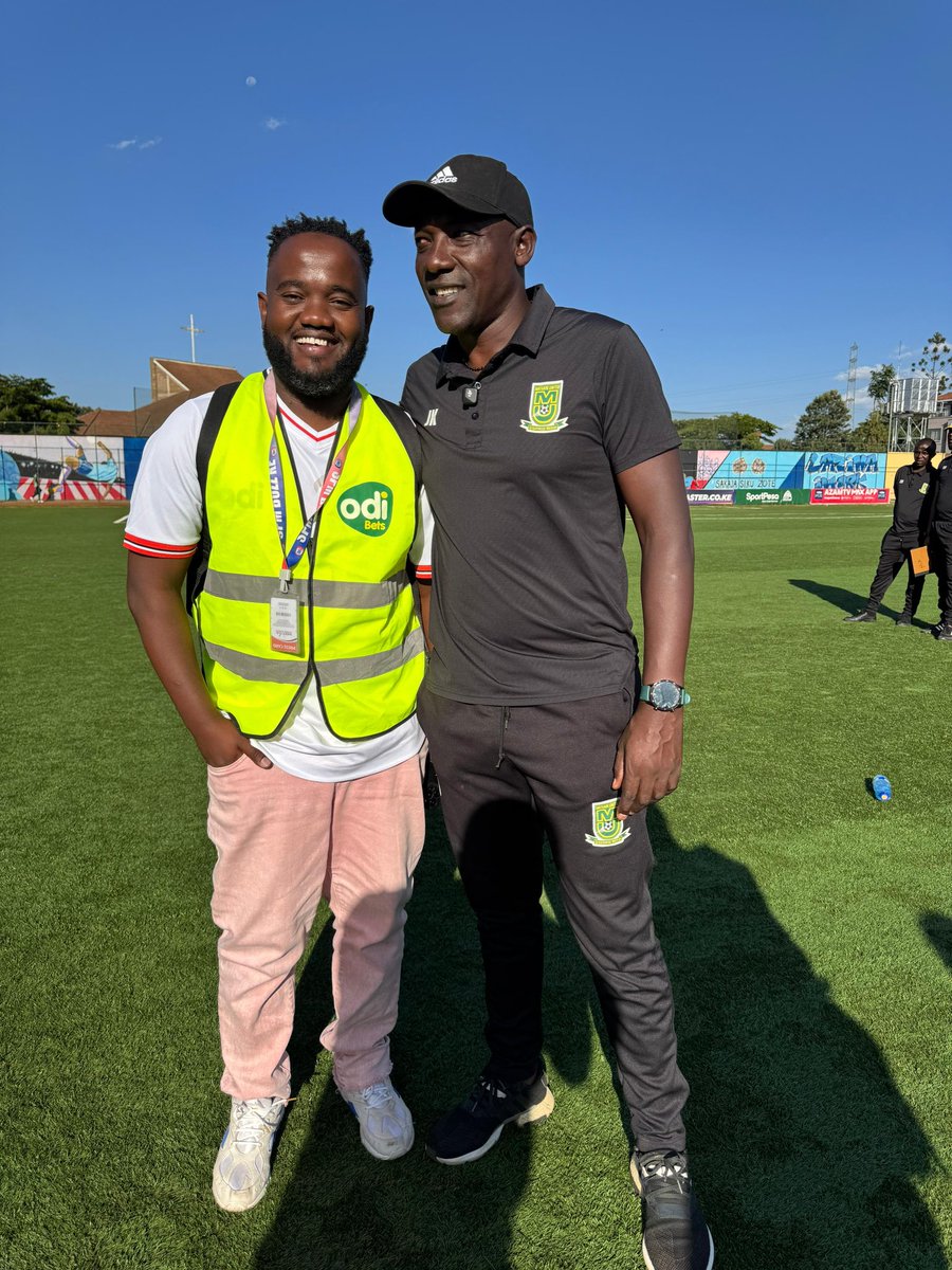 Silvakidole's tweet photo. Captured a moment with Mathare United FCβs head coach John βGuardiolaβ Kamau and winger-captain Elly Asieche , Dandora Stadium β½οΈποΈπ
#FootballKE #FKFPremierLeague #MathareUnitedFc https://t.co/YNhccF7eE5