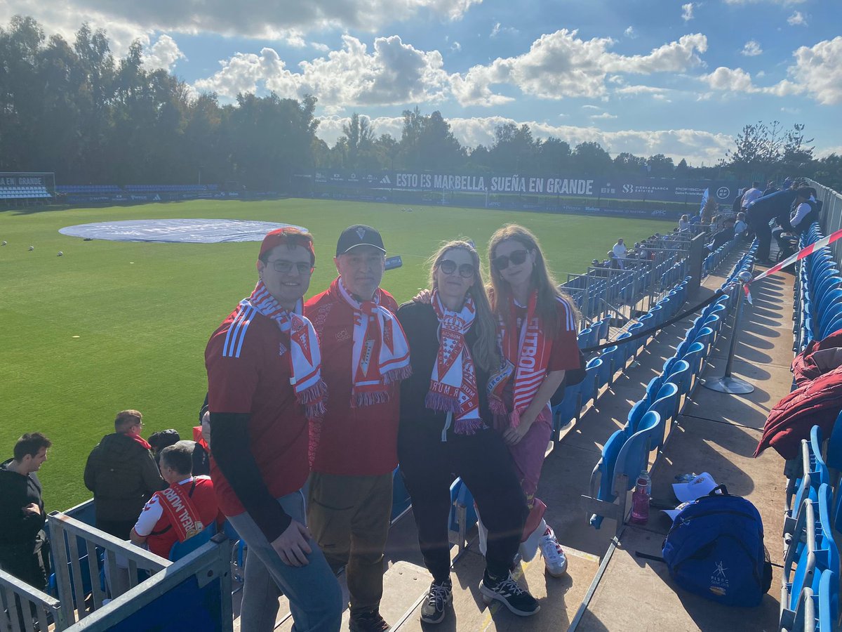 MiBorderCollie's tweet photo. @marbella_fc @realmurciacfsad se ha queda un buen día con un buen ambiente. #familia ⚽️ https://t.co/jMcDrl3DHE