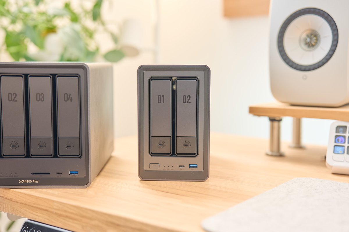 jaga_farm's tweet image. UGREEN NASyncのサイズ感が気になる方向け。
実際に3機種並べてみました。

とにかくDXP6800 Proの存在感がすごい。

#UGREEN 
#NASync 
#pr