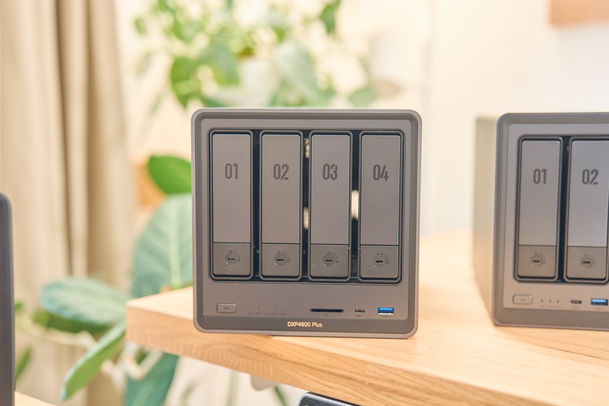 jaga_farm's tweet image. UGREEN NASyncのサイズ感が気になる方向け。
実際に3機種並べてみました。

とにかくDXP6800 Proの存在感がすごい。

#UGREEN 
#NASync 
#pr