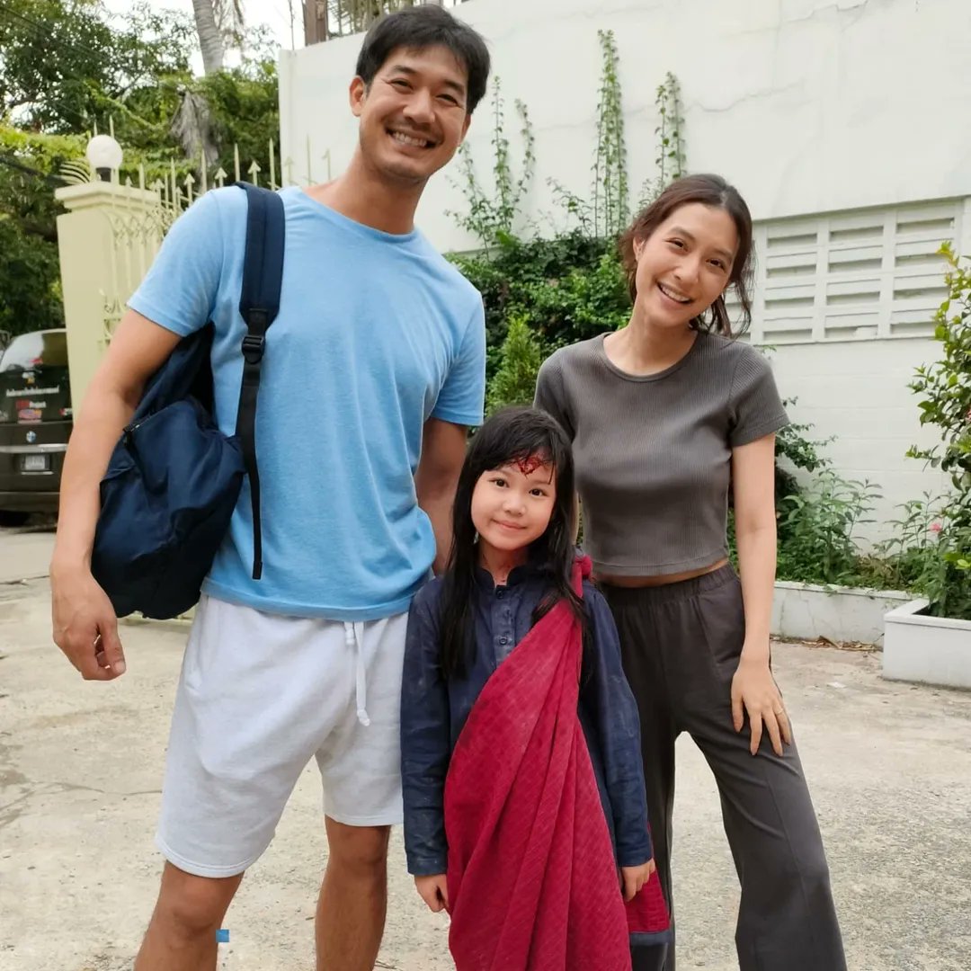 carbaranooo's tweet photo. ครอบครัวอบอุ่นมากคุณพ่อไม่น่าเลยย🥺 (2)
#บ้านเช่าบูชายัญ #HomeForRent
#เวียร์ศุกลวัฒน์ #มิวนิษฐา
#mewnittha #gdh559 https://t.co/WnweBBFOgf