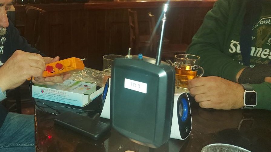 Éste pasado viernes, nos reunimos varios socios de EuskoByte. 
Hablamos de ésto... euskobyte.eus/euskobyte-reun… 
Nos volveremos a ver el 7 de marzo. ¿Te animas?
#Radioaficion