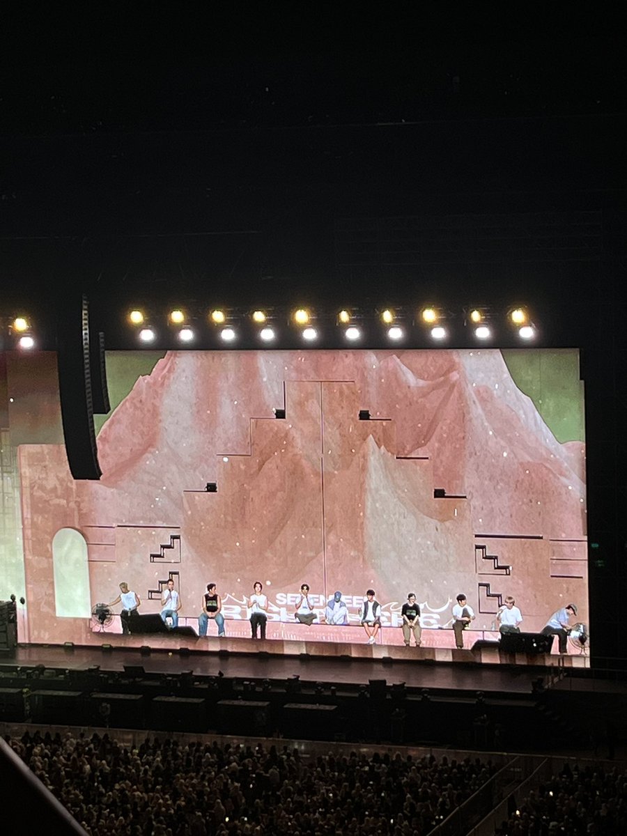 jnonuskies's tweet photo. Day 1 was crrrazzzy, my very first kpop concert after fangirling 5 years 🥹✨🌸🔥💯 https://t.co/dlm2waEa1G