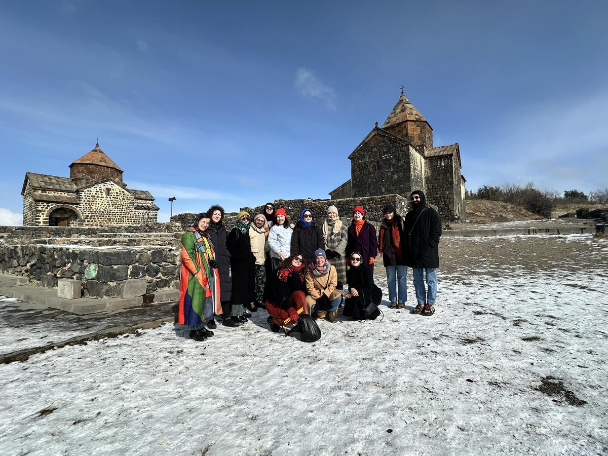 (Dis)Solutions team 
🇦🇲🇩🇪🇺🇦🇰🇿🇰🇬🇱🇹🇷🇴🇲🇩🇮🇷All together in Sevan

Decolonial Encounters Residency in Armenia

Goethe-Zentrum Jerewan / Goethe Institute

 #dissolutions #auflösungen