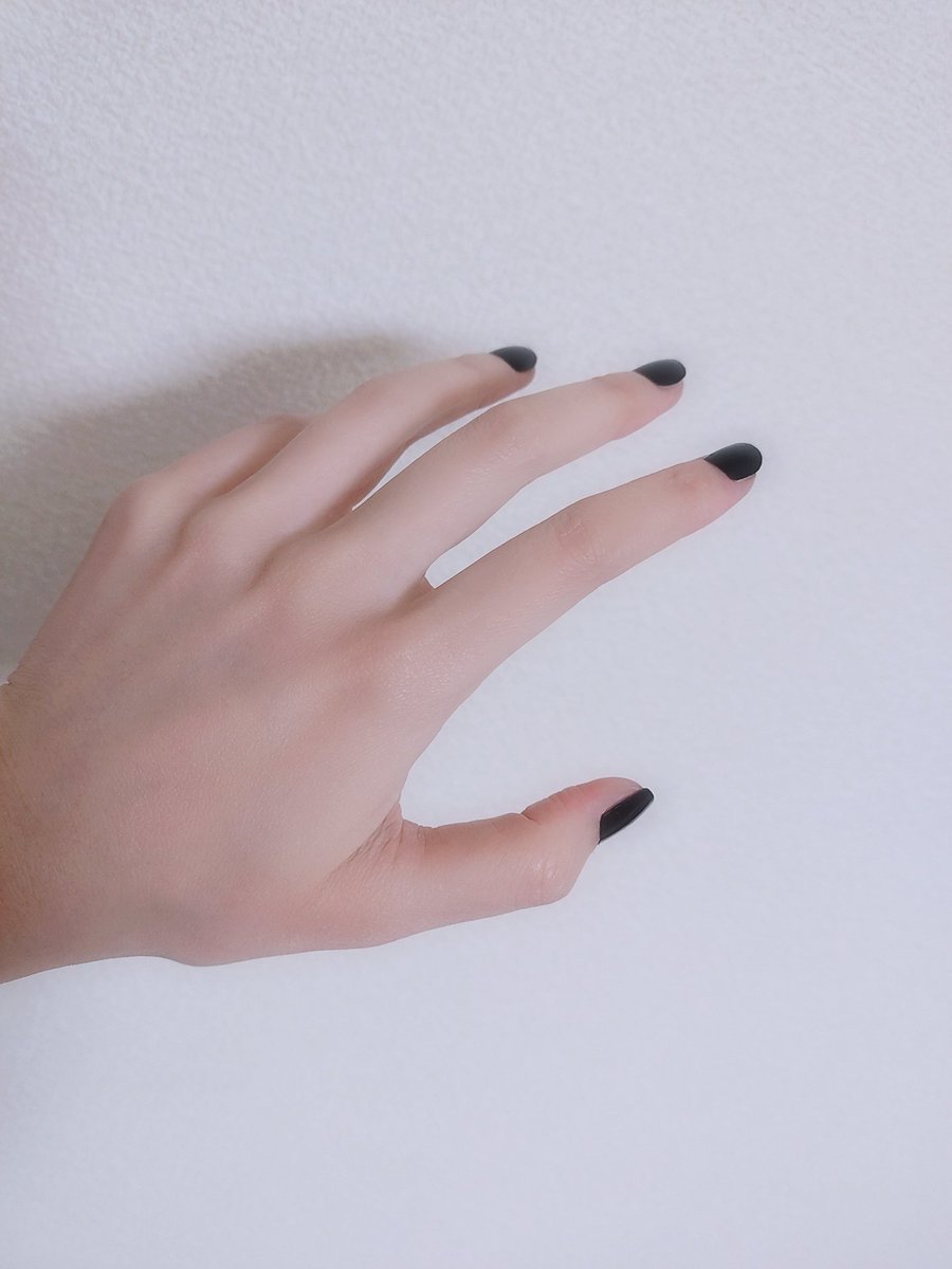 今回、接客するのでいつもより爪は短めにしました🌹

お怪我をさせては大変なのでね。