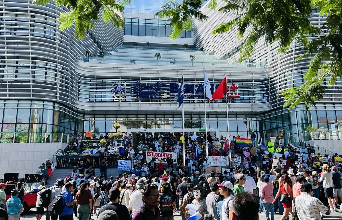 #9F 2020 🪖  
🇸🇻
#9F 2025 🤝🏻