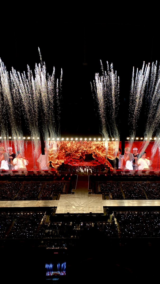 caratsfactory's tweet image. 250209 DAMN SEVENTEEN YOU ARE SO COOL😭🫶🏻

#SEVENTEEN 
#SEVENTEEN_RIGHT_HERE_IN_JAKARTA 
#seventeen_world_tour_in_asia