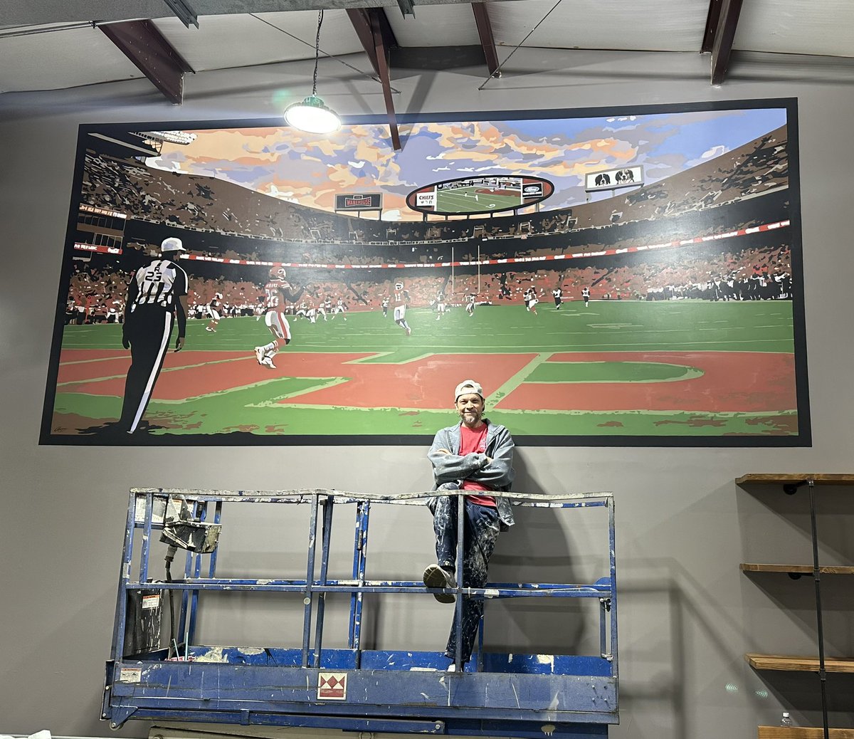 That’s a wrap!! Had a long day but finally finished this big dude!! Just in time for the #Chiefs to 3peat! <a href="/Chiefs/">Kansas City Chiefs</a> <a href="/JBside13/">johnnyBside13</a> 
<a href="/hbtCHIEFS/">HBTC</a> <a href="/BradHensonPro/">Brad Henson Productions</a>