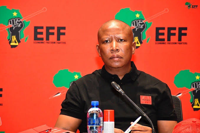 djlooksa's tweet image. You touch @Julius_S_Malema @jacksonhinklle you touch all of us in the world, play far from our president @Julius_S_Malema we will never massage you when it comes to him. Stop threatening our president better take your white people to Europe., #2024isour1994