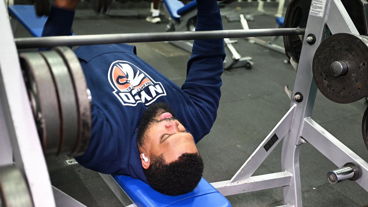 Happy #SuperBowlSunday! On this exciting day, #NYCDOC encourages all football fans to also get ready for the 2025 #NYCDBoldestFootball season. Read more at bit.ly/4hGuqTg. #JoinTheBoldest #SuperBowlLIX