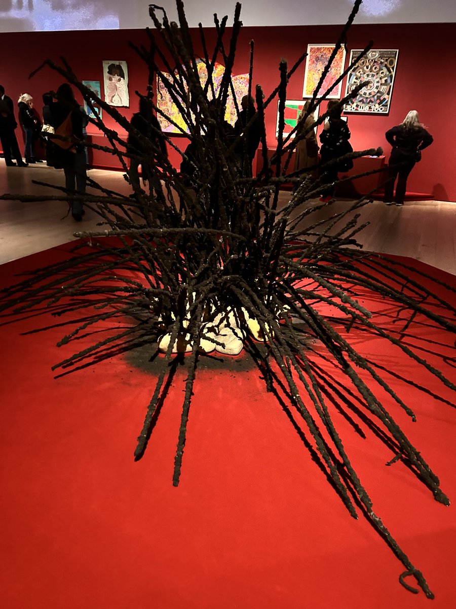 TheCultureRef's tweet photo. Happy to have finally saw this Untitled piece by David Hammons in person at the Alvin Ailey exhibit @whitneymuseum!! It’s made out of hair compiled from the floors of barbershops in Harlem swept up in the early 90’s!! He attached the hair to metal rods and created this sculpture https://t.co/18FS8bark0