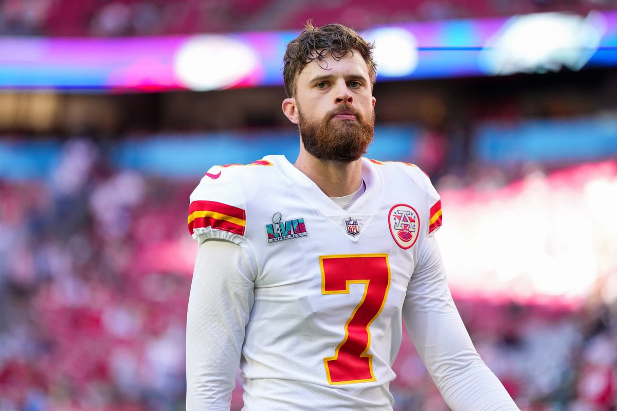 DisavowTrump20's tweet image. Kansas City Chiefs Kicker Harrison Butker supported an abortion ban in Kansas, believes women should not be in the workplace, and opposes gay marriage. 

I know who I WON’T be rooting for this Super Bowl Sunday.