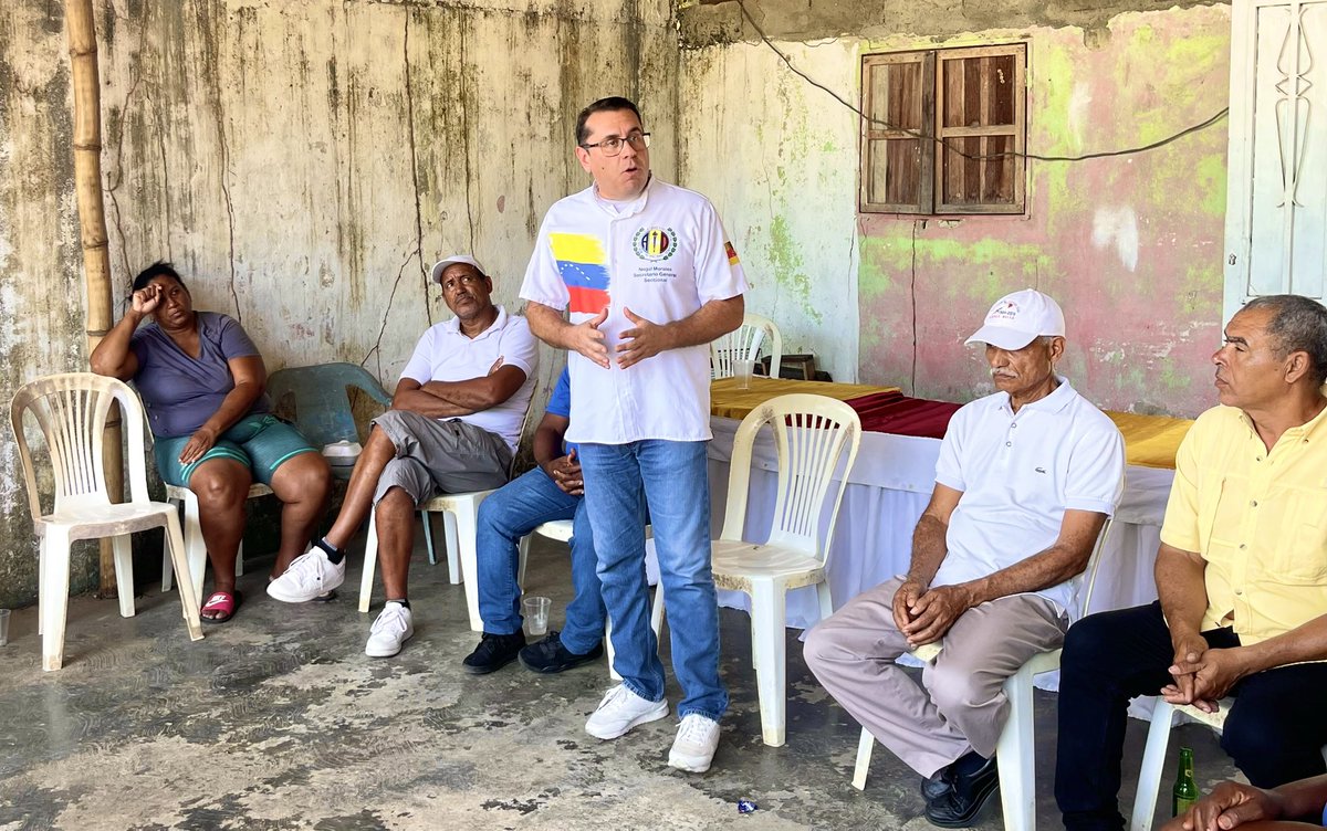 Negal_m's tweet photo. Reunidos en nuestro querido #Barlovento en #Páez sector el Cristo, fortaleciendo la maquinaria Adeca para ganar la gobernación de Miranda y conquistar mayoría en la Asamblea Nacional. Sin duda el #27A #Yosívoto https://t.co/mOSLVqV4Po