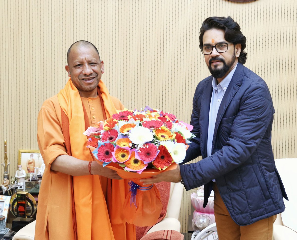 myogioffice's tweet image. मुख्यमंत्री श्री @myogiadityanath जी महाराज से आज लखनऊ में हिमाचल प्रदेश के हमीरपुर लोकसभा क्षेत्र से माननीय सांसद श्री अनुराग ठाकुर जी ने शिष्टाचार भेंट की।

@ianuragthakur