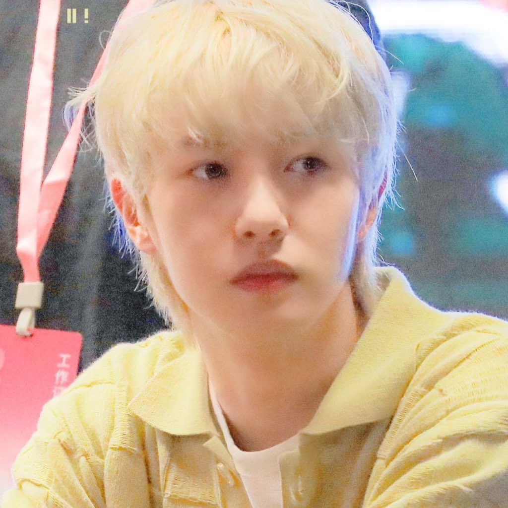 ren__bb's tweet image. 런쥔이는 고양이
meow🐈‍⬛🐈‍⬛