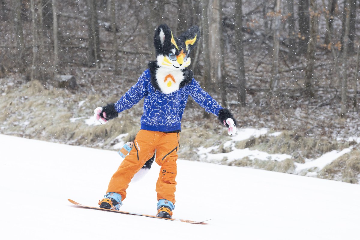 Fops on the slops. This was so much fun. I can't wait for next year already. ^^
<a href="/FurskiWI/">Furski</a> 
📷 <a href="/dire_walf/">Dire Walf</a>