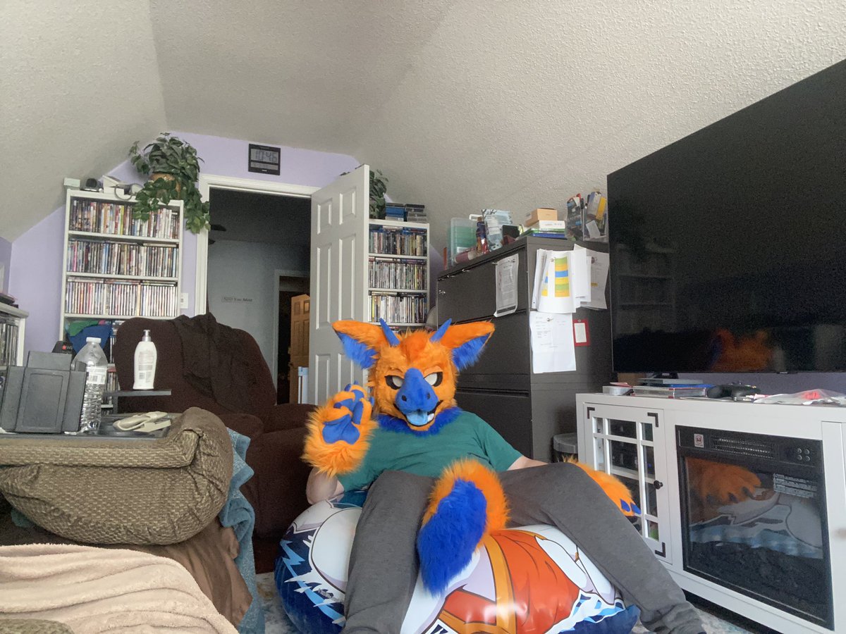 RustyNardo's tweet image. Just a late #SqueakySaturday post with this lovely ring from @sgt_vee.