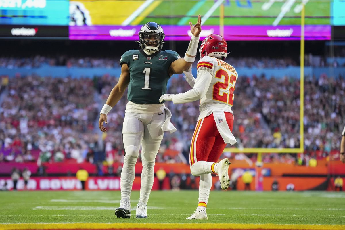 🦅 BIRDS GAMEDAY TRADITION 🦅

IT’S SUPER BOWL SUNDAY - LET’S DO ANOTHER GIVEAWAY! WHEN the Birds beat the Chiefs, 3 PEOPLE will win a Birds jersey of their choice! To win:

1) Like &amp; Retweet
2) Follow <a href="/JoshReynolds24/">Josh Reynolds</a>
3) Drop a Go Birds!

Winners selected Monday night! Go Birds!