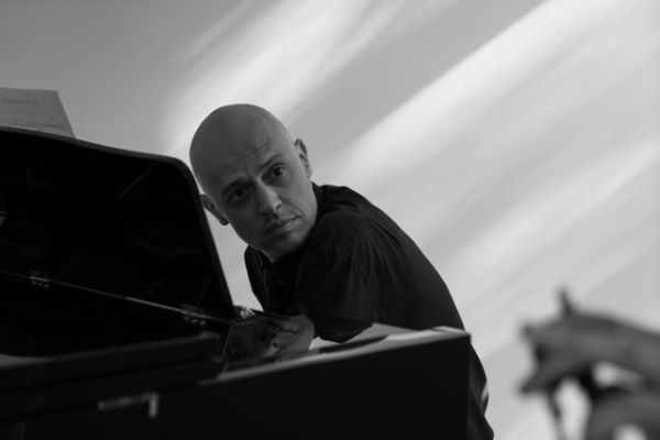 The wonderful Viv McLean will be playing Brahms Three Intermezzos, Op. 117 and Two Rhapsodies Op. 79 on 22 February at the Amersham Concert Club

amershamconcerts.org.uk/dbpage.php?pg=…

Viv will also be the MSO soloist on 28 June, performing Shostakovich Piano Concerto. 🎹