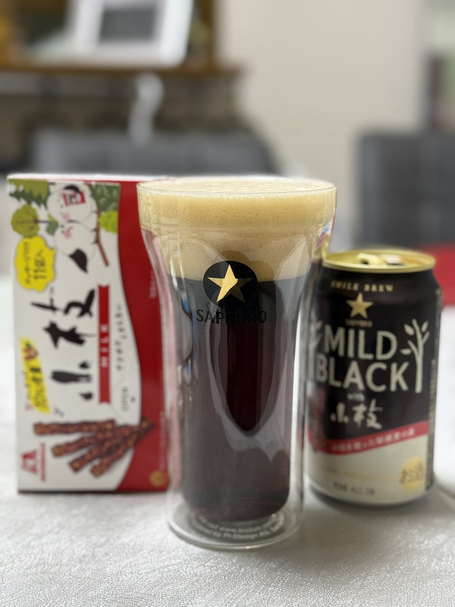 20kxk02's tweet photo. チョコすぎるビール、お酒じゃなくてスイーツ
初めて黒ビールが旨いと思った
え、黒ビールだよね？違ったらごめん
#HOPPINGARAGE
#Sapporo https://t.co/GTOyVYIu0E