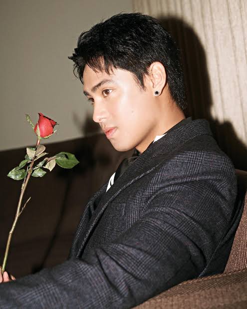 DONATORSPH's tweet photo. He was like a blooming rose, his presence as radiant as petals kissed by dawn, his words a gentle fragrance of warmth, yet beneath it all, thorns of resilience guarded the garden of his soul.

DONNY TurnsTwentySeven

#CheersTo27Donny
#DonnyPangilinan https://t.co/UJWRXMtup4