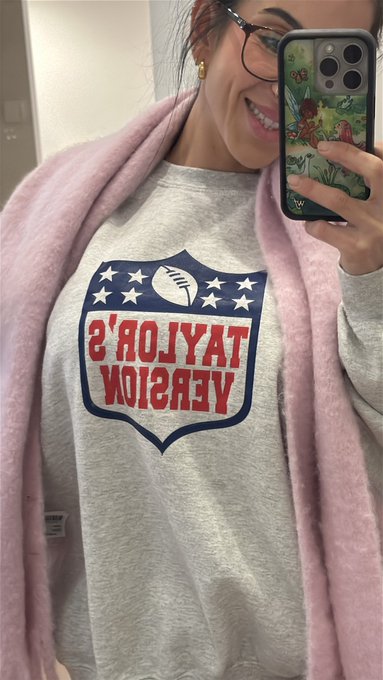 Happy Super Bowl Day everyone 🏈 https://t.co/e4FaV3yqUJ