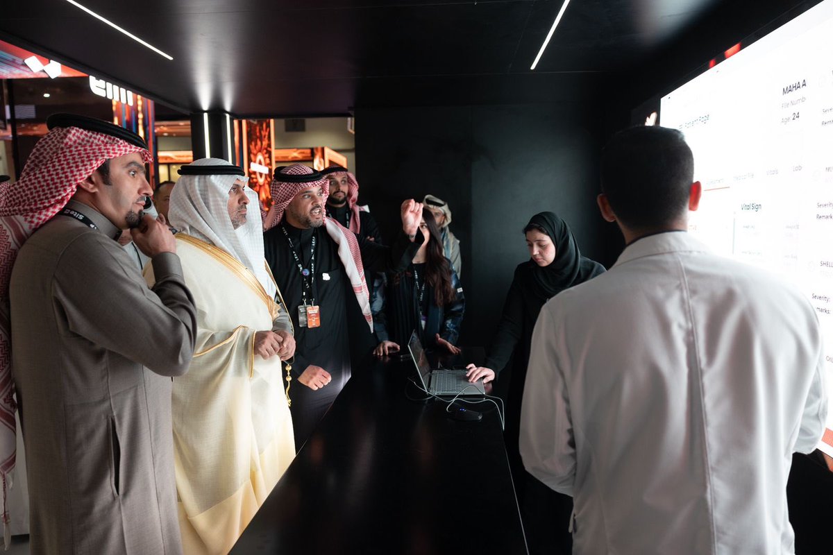 _CloudSolutions's tweet image. سعدنا اليوم باستقبال معالي وزير الصحة المهندس فهد الجلاجل
لجناح #حلول_السحابة في #ليب25، حيث استعرضنا أحدث ابتكاراتنا التقنية وحلولنا الرقمية التي تعزز من قدرات القطاع الصحي وتساهم في تحسين فعالية وكفاءة الأداء لنرسم معا مستقبلا أكثر تطورا وابتكارا. 
 
 #ليب25
#LEAP25…