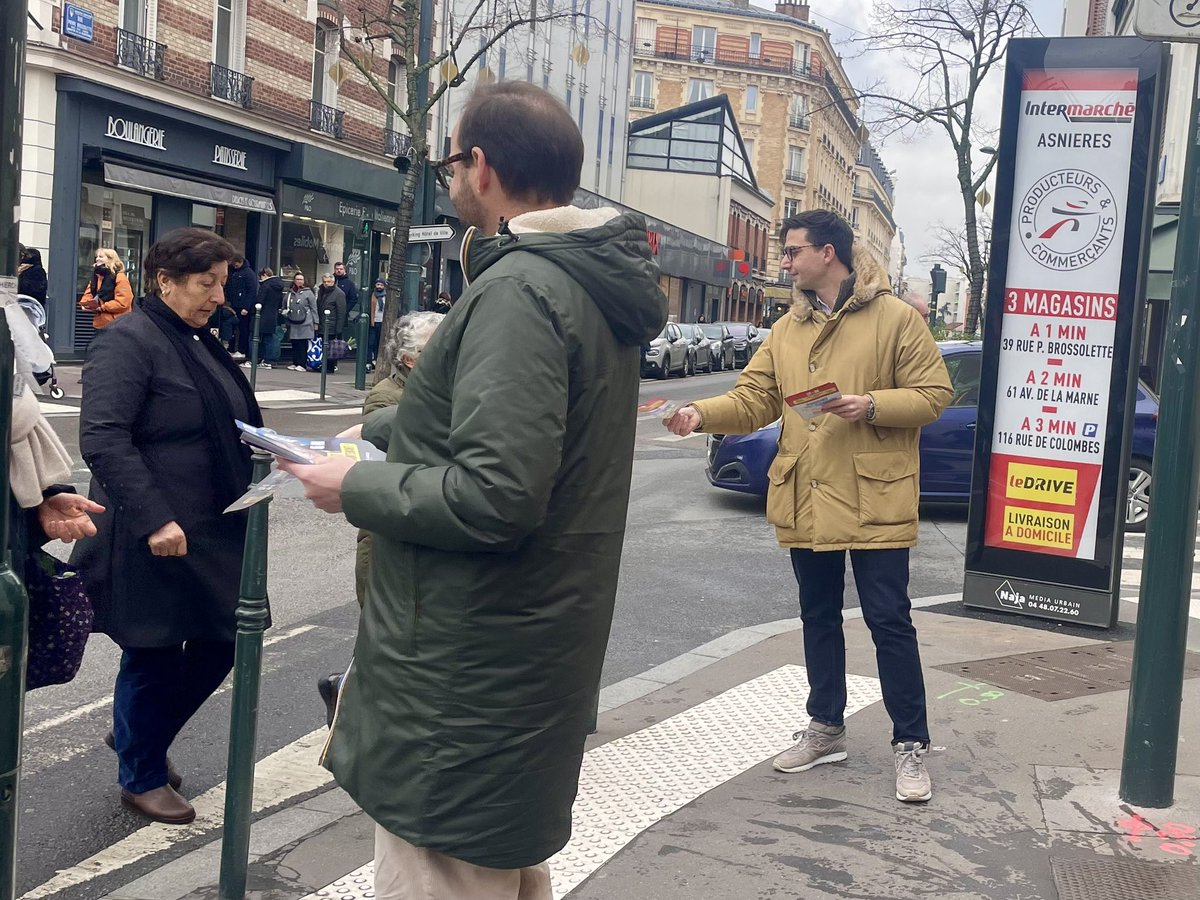 re_asnieres's tweet photo. Le sursaut c’est maintenant ! 

Ce dimanche matin sur le terrain au marché des Victoires à la rencontre des Asnièroises et Asnièrois pour leur parler de notre projet, celui de la stabilité et du progressisme https://t.co/pU6yrdBf8C