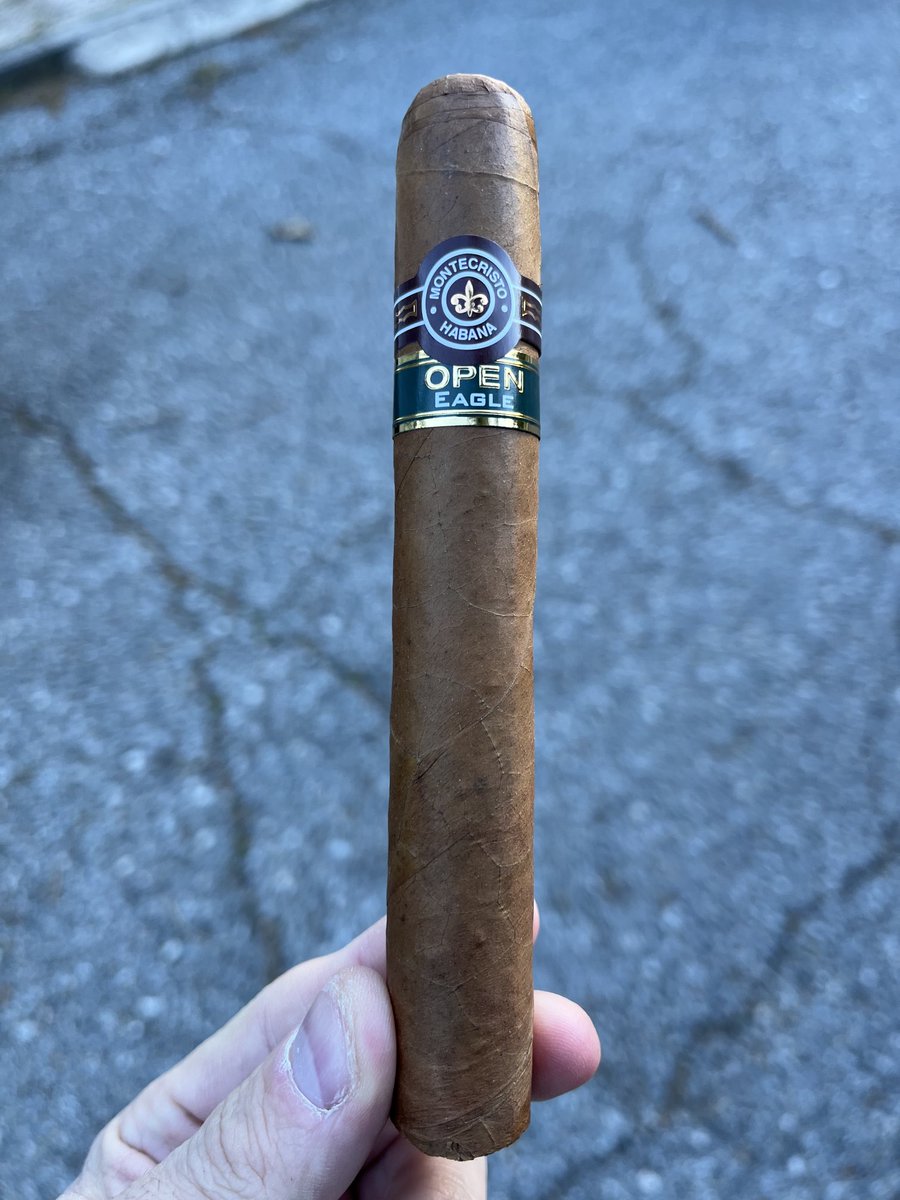 Domingo con Montecristo Open Eagle. ⁦<a href="/pasionhabanos/">Club Pasión Habanos</a>⁩ ⁦<a href="/AngelGM87/">Ángel García Muñoz</a>⁩ ⁦<a href="/PedroMerino1/">Pedro Merino</a>⁩