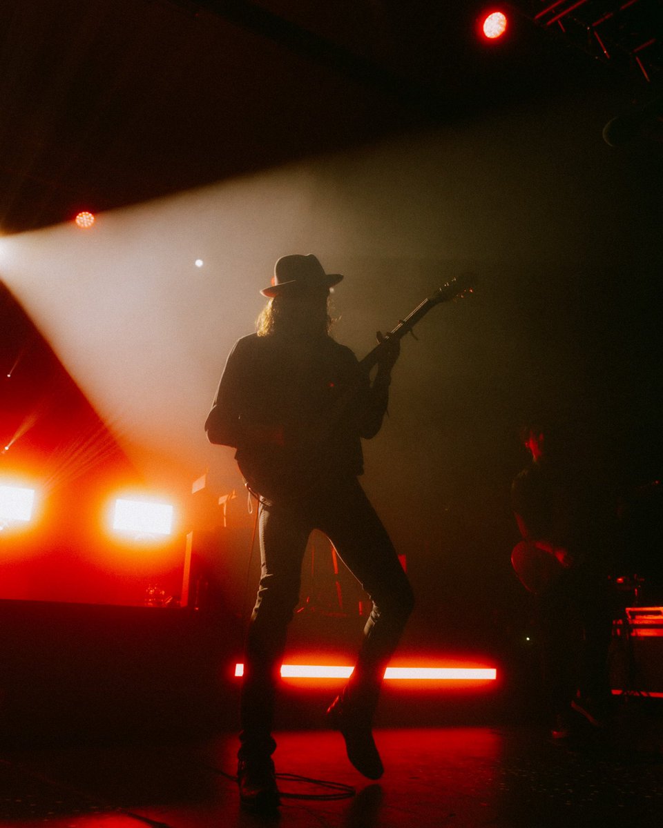 clairexhodgkins's tweet image. James Bay last night in Birmingham ✨

📸 for @Hive_Mag, full gallery coming soon❣️