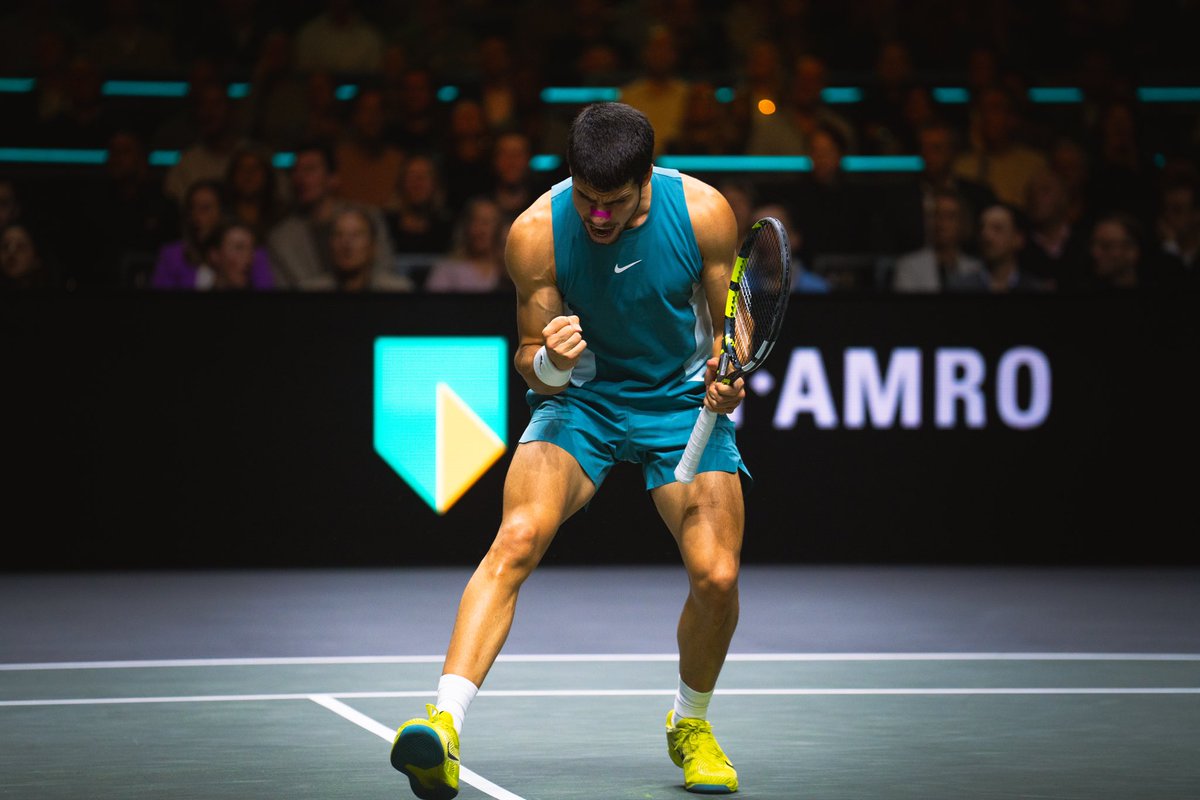 Hey, we don’t know about you, but we feel like 2️⃣-2️⃣. 🎶

Our #abnamroopen final hangs perfectly in the balance in this deciding set. ⚖️😬