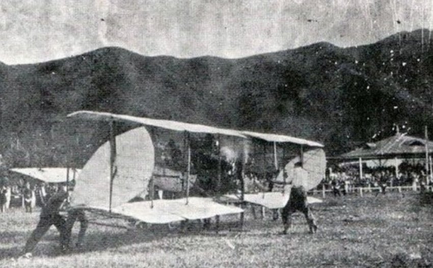 EL HIPÓDROMO NACIONAL DE EL PARAÍSO EN LA HISTORIA DE LA AVIACIÓN VENEZOLANA.
En sus terrenos y con numeroso público asistente, despegó y aterrizó el piloto norteamericano Frank Boland en 1912 a bordo de un pequeño avión que recorrió a Caracas durante casi 30 minutos de vuelo.