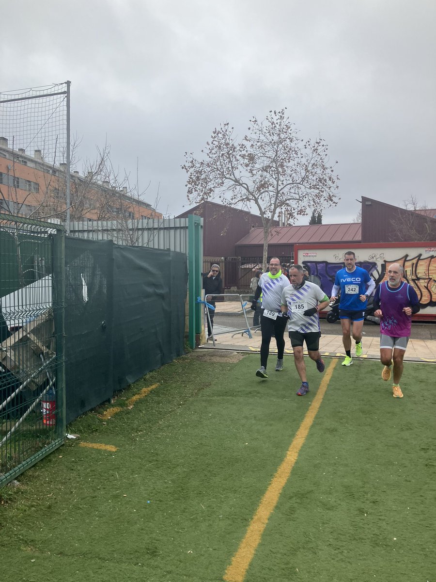 Hoy parte de la banda se ha juntado para participar en la XXVI Carrera Popular "Don Bosco"
Como siempre, carrera, postureo y su correspondiente recovery…
Como siempre los km van para:
<a href="/KMSxELA/">KMSxELA</a>
<a href="/DrinkingRunners/">🏃🏼‍♀️DrinkingRunners 🏃🏻‍♂️💎</a> <a href="/FBAValladolid/">BancoAlimentosVA</a> 
<a href="/FundacionDravet/">Fundación Síndrome de Dravet</a> <a href="/Gnao1Espana/">GNAO1 España</a> <a href="/ctnnb1_espana/">Asociación Ctnnb1 España</a>.