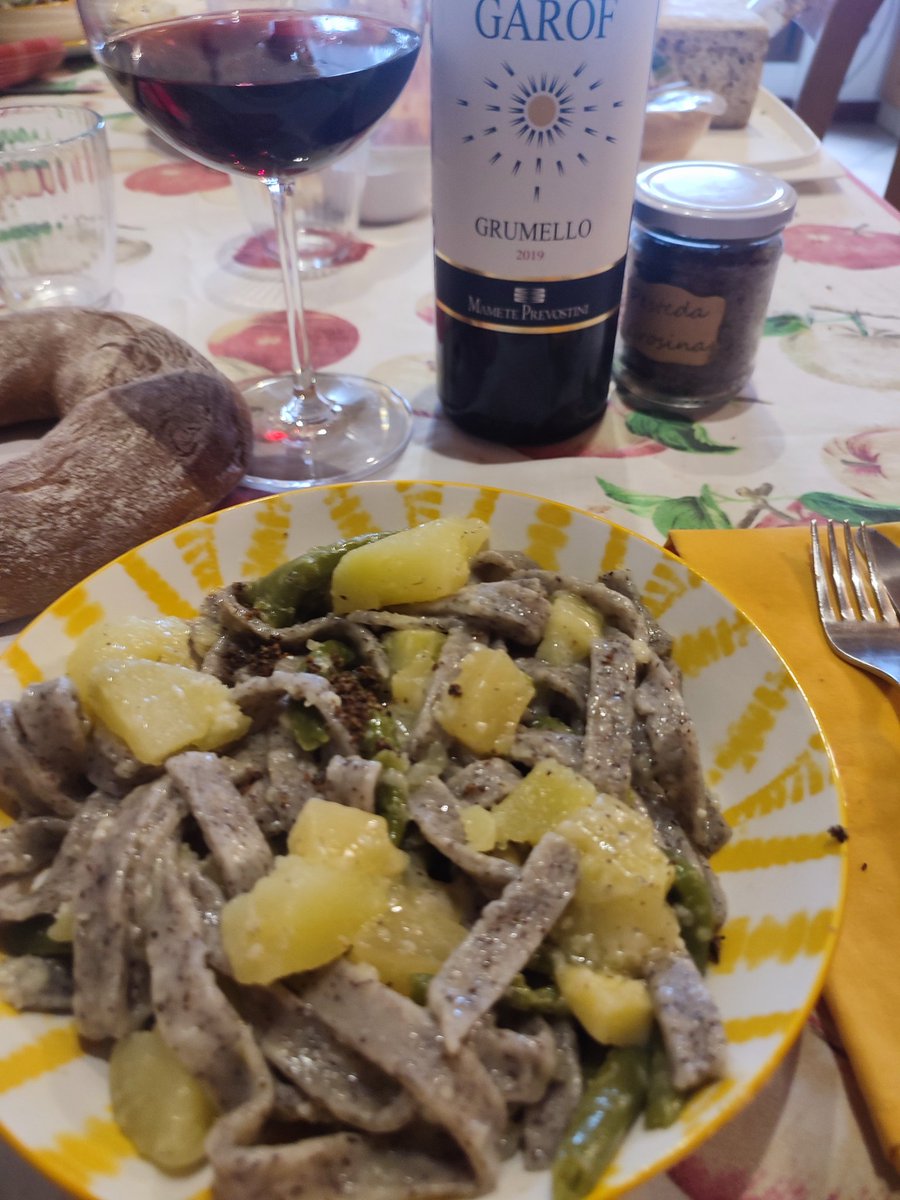 acquistalessio's tweet photo. Piove.....😋
#BuonaDomenica
#pizzoccheri https://t.co/Oqo84FzrNi