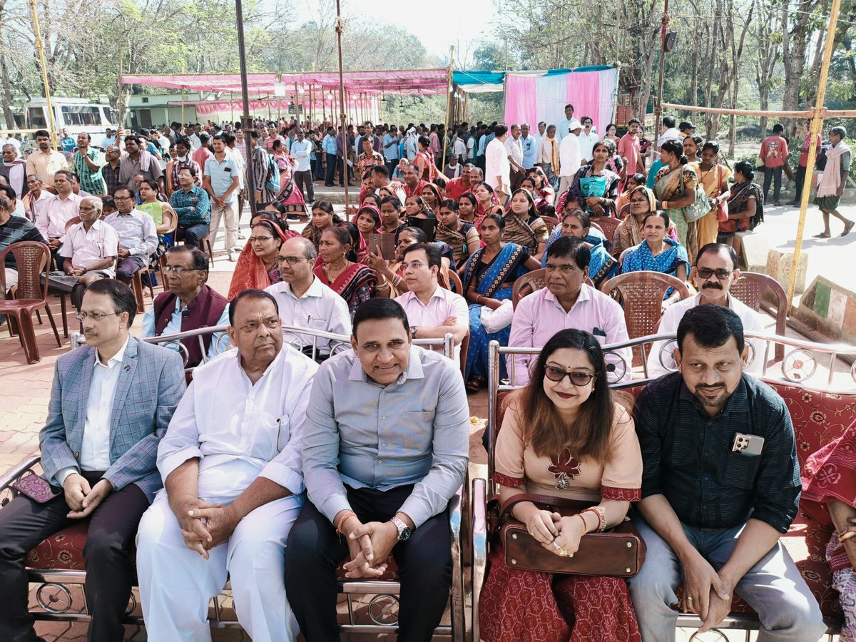 iamdmkrishna's tweet image. ଆଜି ବରଗଡ ନିର୍ବାଚନ ମଣ୍ଡଳୀ କଟାପାଲି ଉଚ୍ଚ ବିଦ୍ୟାଳୟ ରେ କିମ୍ସ ହସ୍ପିଟାଲ ଭୁବନେଶ୍ୱର ଦ୍ୱାରା ଆୟୋଜିତ ମେଗା ସ୍ୱାସ୍ଥ୍ୟ ଶିବିର ଅନୁଷ୍ଠିତ ହେଇଯାଇଛି l ଏଥିରେ କିମ୍ସ ର ପ୍ରତିଷ୍ଠାତା ଡ଼ଃ. ଅଚ୍ୟୁତ ସାମନ୍ତ ସହ ଯୋଗଦେଲି l 

@achyuta_samanta #kimshospital #megahealthcamp