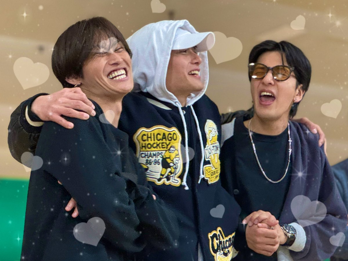 24k0331's tweet photo. 球投げ大会🎳🌟
性格難あり第一世代だーーいすき🤍🖤❤️
#LUNARCONNECTION https://t.co/WpkONEUPQ7