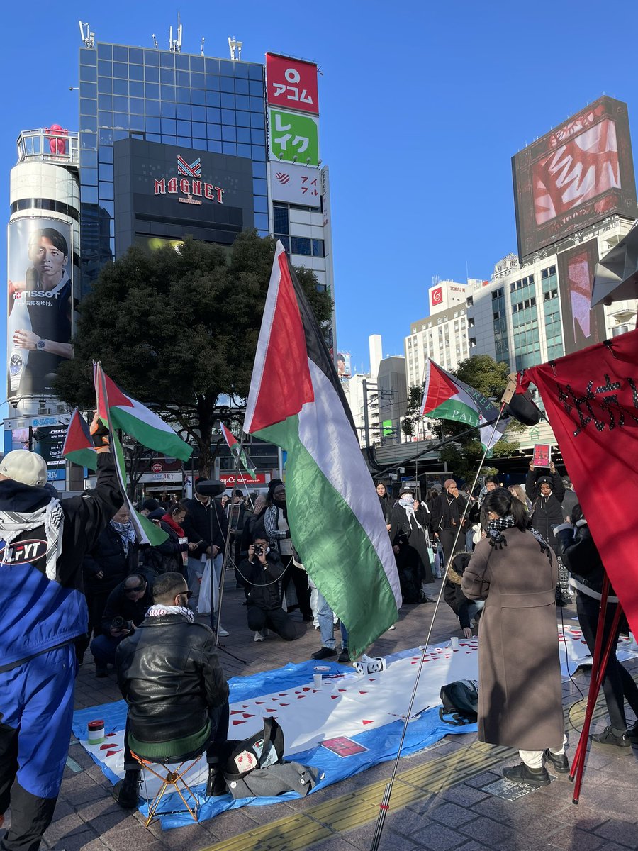 _TiredPony's tweet image. 渋谷駅前でパレスチナ🇵🇸での虐殺に抗議して来ました。#FreePalestine  #StopGenocid #誰も殺すな。